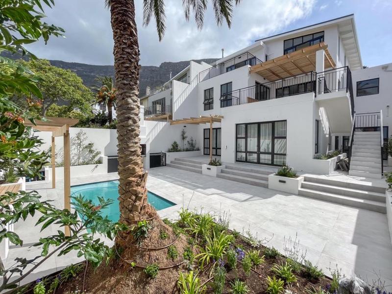 4 Bedroom Property for Sale in Oranjezicht Western Cape